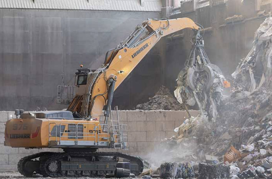 LIEBHERR APPLICATION CENTER À COLMAR: LA PELLE SUR CHENILLES SUR-MESURE